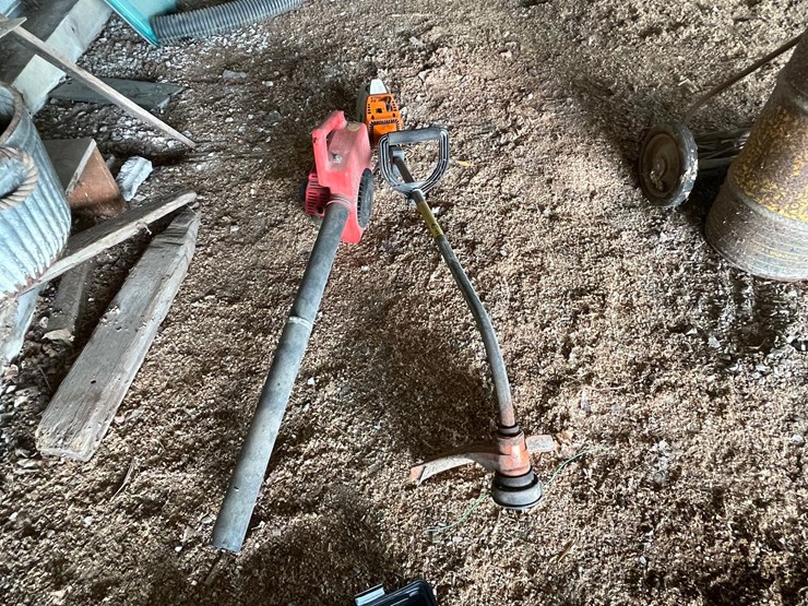 #2290-•-stihl-fs36-weed-wacker-and-dayton-leaf-blower-image-3
