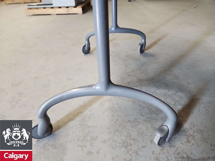 small-rolling-table-image-3