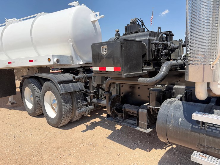 2004-troxell-130bbl-image-4