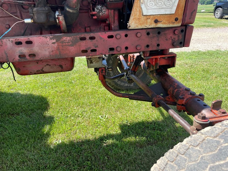 #1020-•-farmall-656-gas-tractor-(augusta,-wi)-image-19