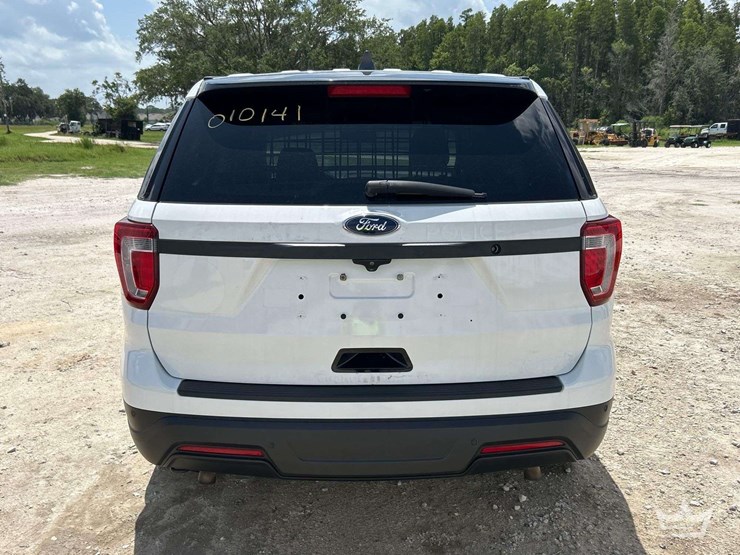2018-ford-explorer-image-25