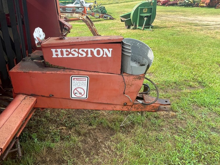 hesston-5500-image-21