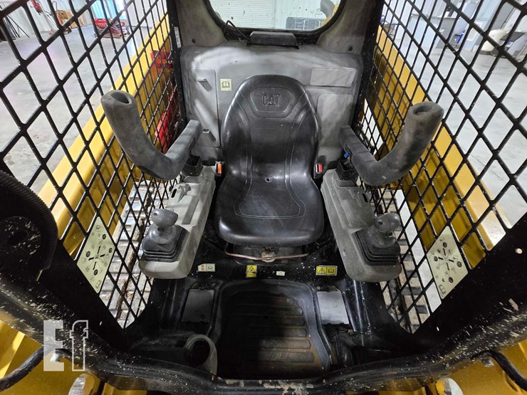 2021-caterpillar-239d3-image-14