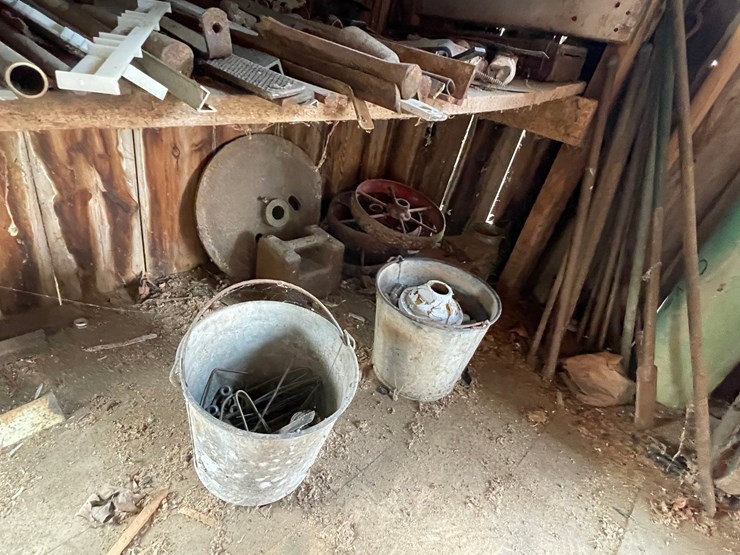#2336-•-everything-under-workbench-image-3