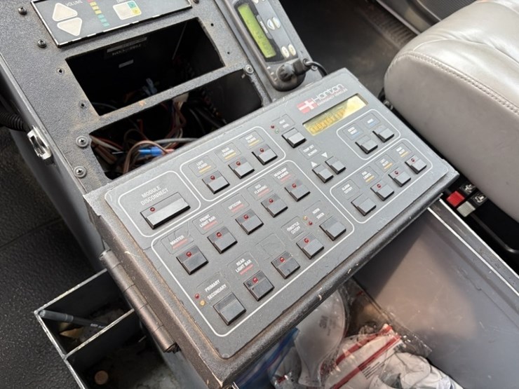 2002-international-durastar-4400-image-38