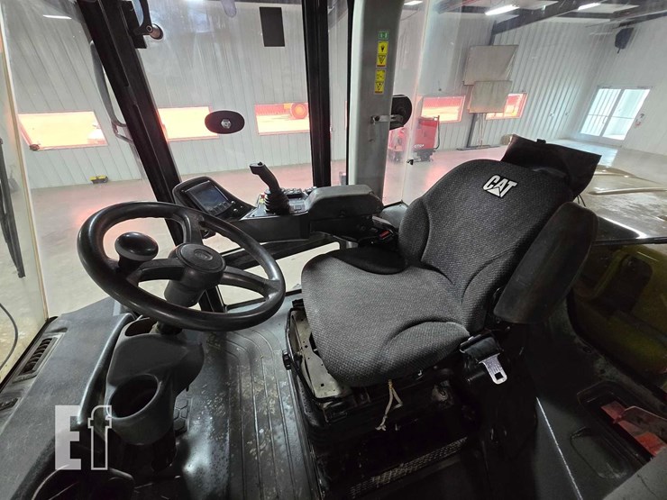 2022-caterpillar-cs56b-image-13