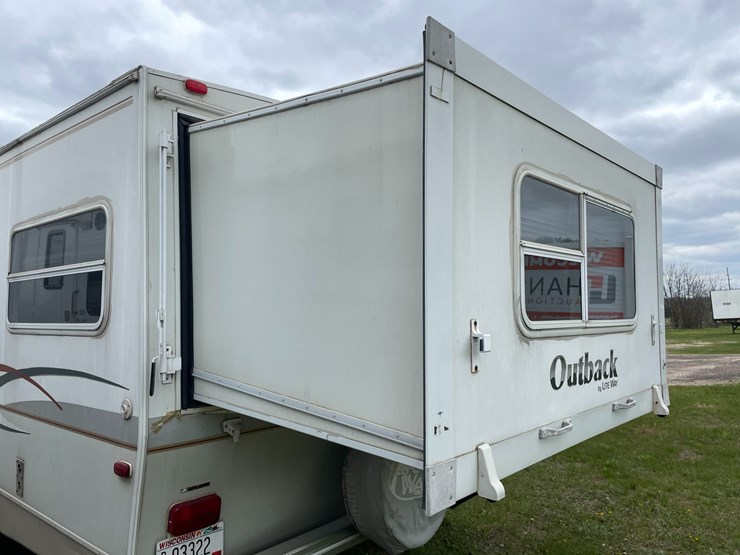 #1036-•-2003-keystone-bunkhouse-26'-camper-(has-wi-title)-image-7