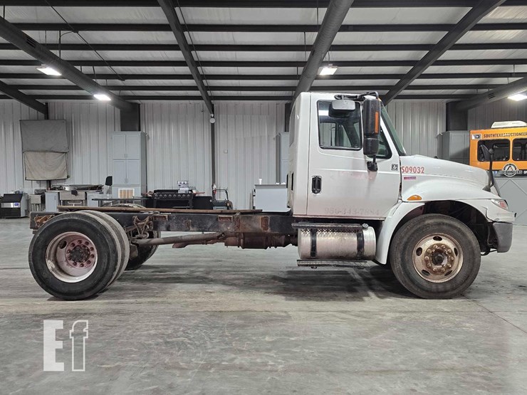 2008-international-durastar-4300-image-6