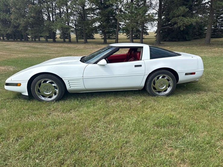 1992-chevrolet-corvette-image-2