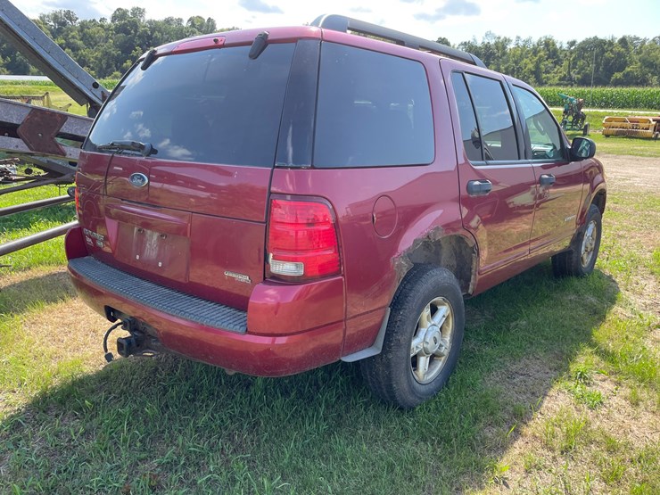 2005-ford-explorer-image-4