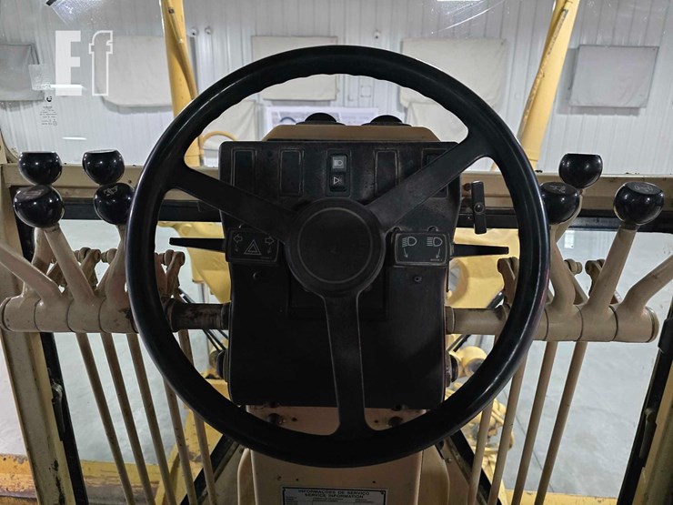 2004-caterpillar-120h-image-14