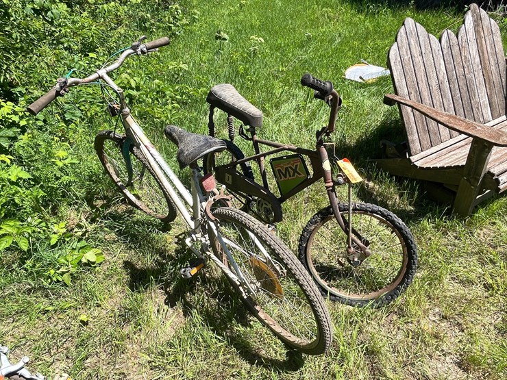 #3299-•-(2)-vintage-bikes-image-3