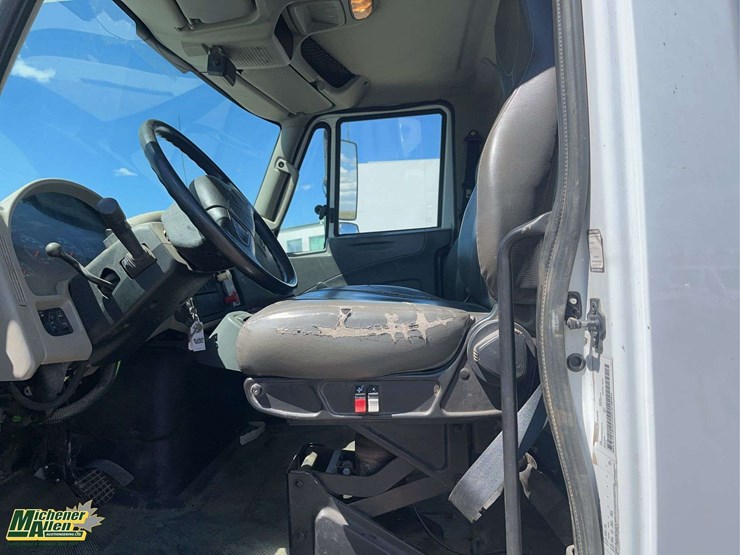 international-workstar-7500-image-14
