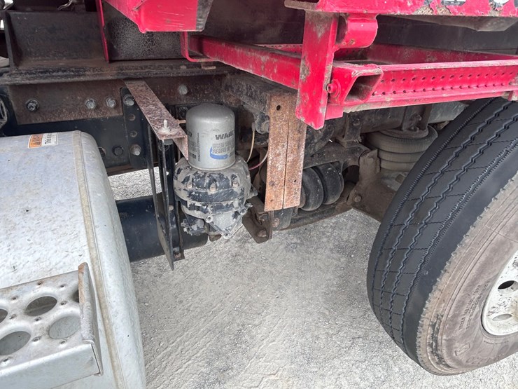 2016-western-star-4700-image-19
