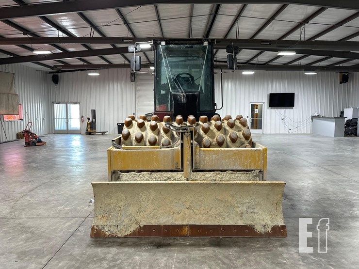 2019-caterpillar-cp56b-image-7