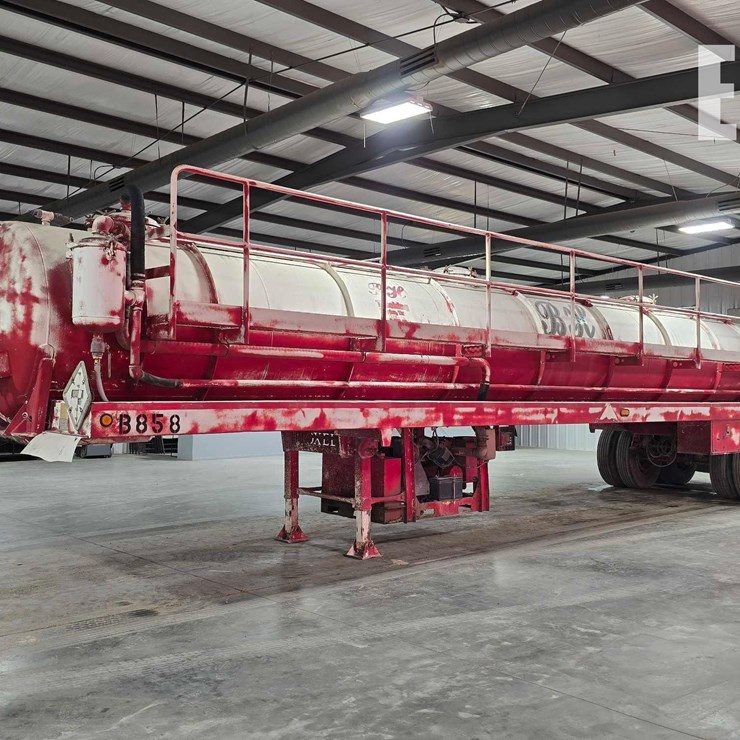 2009 TROXELL TANKER