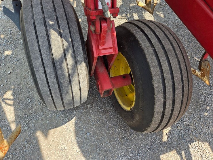 44'-sunflower-5055-44-field-cultivator-image-44
