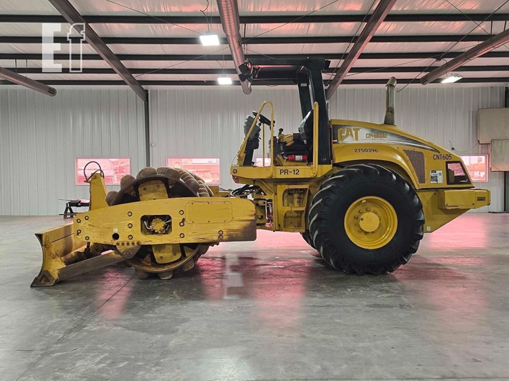 2004-caterpillar-cp-563e-image-5