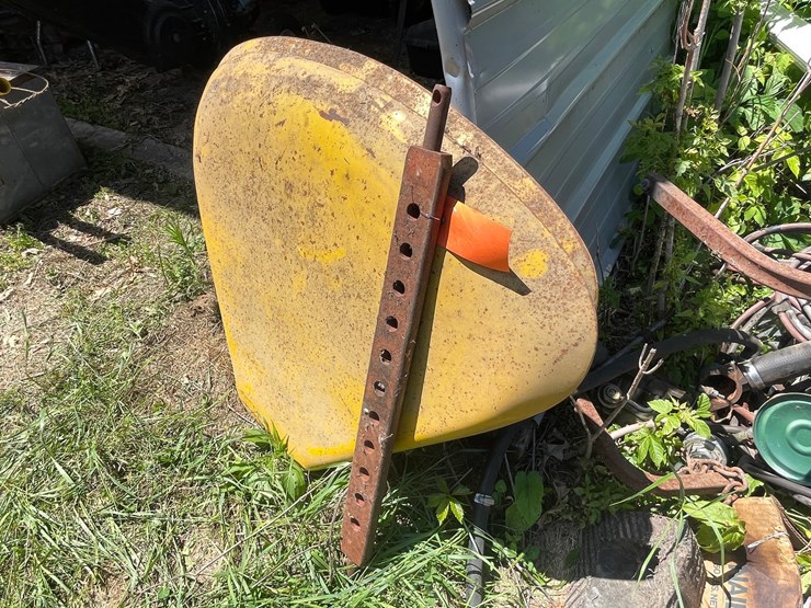 #3315-•-(2)-tractor-fenders-and-draw-bar-image-10