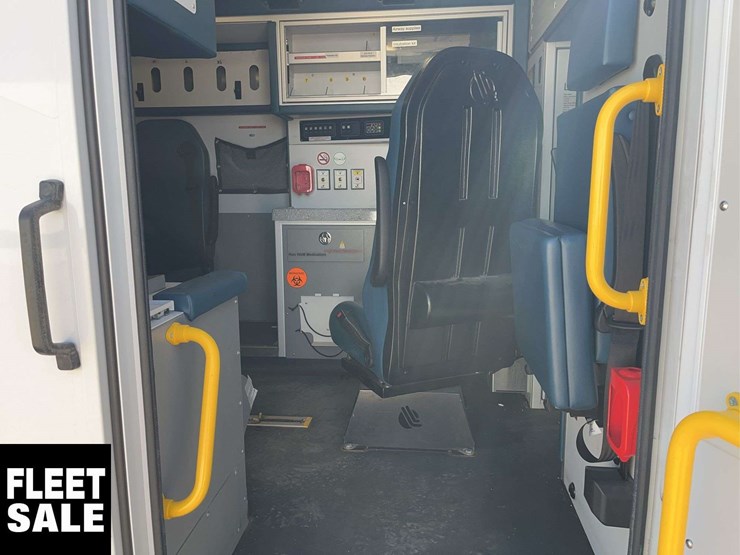 2020-chevrolet-express-s/a-ambulance-image-16