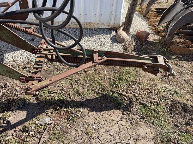 john-deere-no.-44-pull-type-two-bottom-plow-image-8