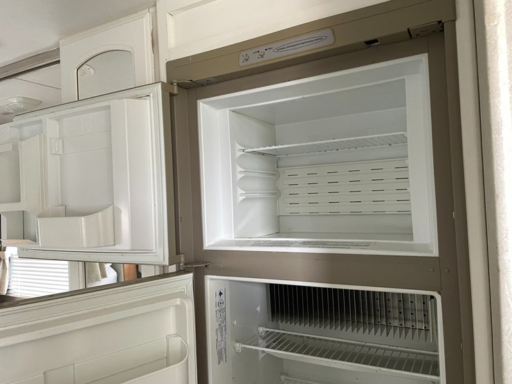 #1036-•-2003-keystone-bunkhouse-26'-camper-(has-wi-title)-image-23