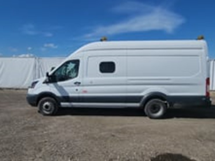 2016-ford-transit-image-4