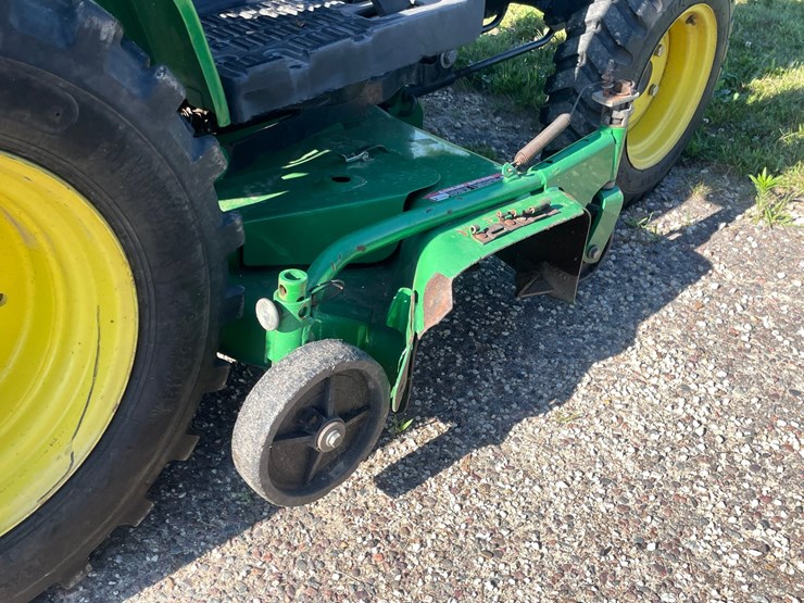 john-deere-4010-image-17