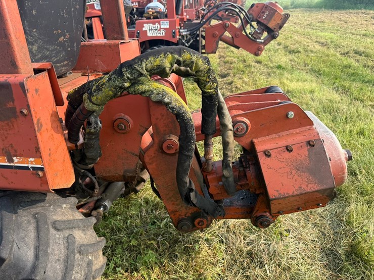 ditch-witch-350sx-image-29