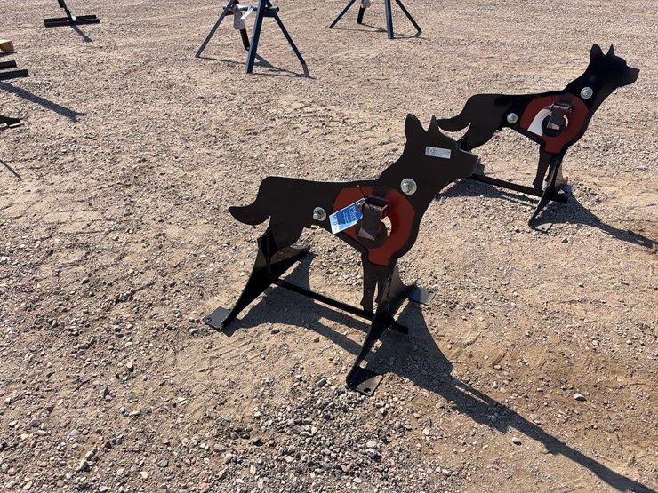 ar500-steel-coyote-shooting-target-with-heart-flapper-image-1