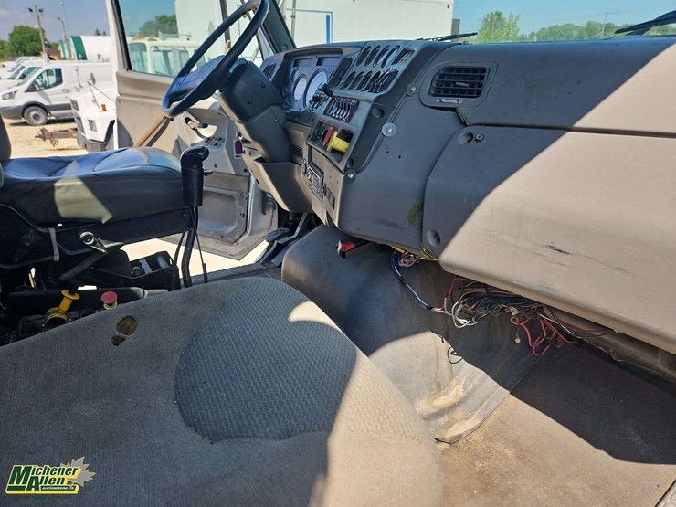 2000-sterling-lt9511-image-32