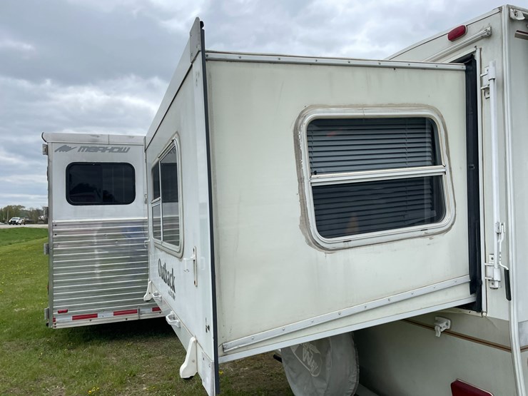 #1036-•-2003-keystone-bunkhouse-26'-camper-(has-wi-title)-image-8