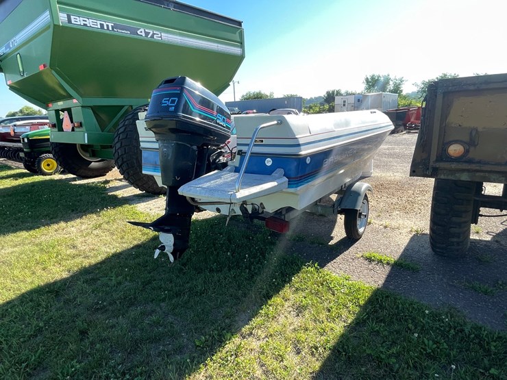 #1019-•-bayliner-capri-boat-on-escort-trailer-(no-title,-for-parts)-image-7