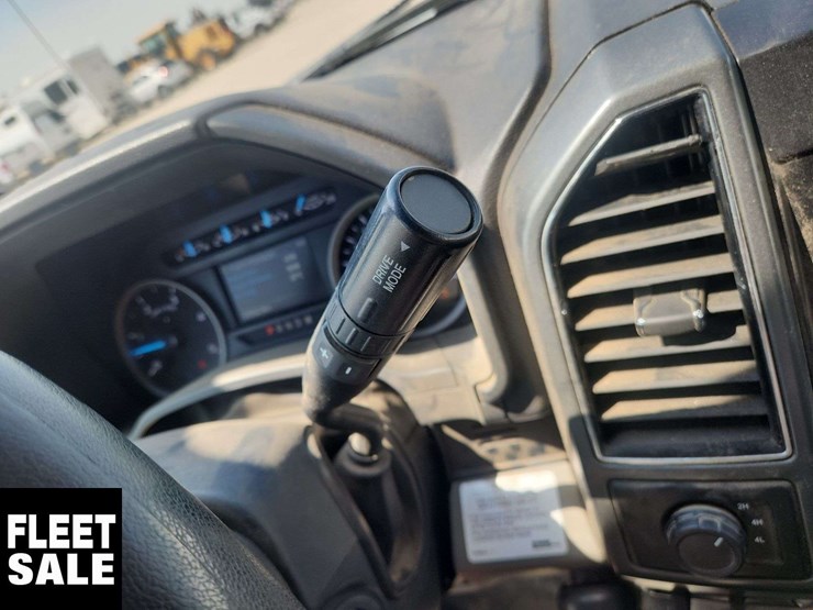 2022-ford-f550-image-24