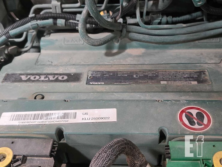 2014-volvo-dd120b-image-23