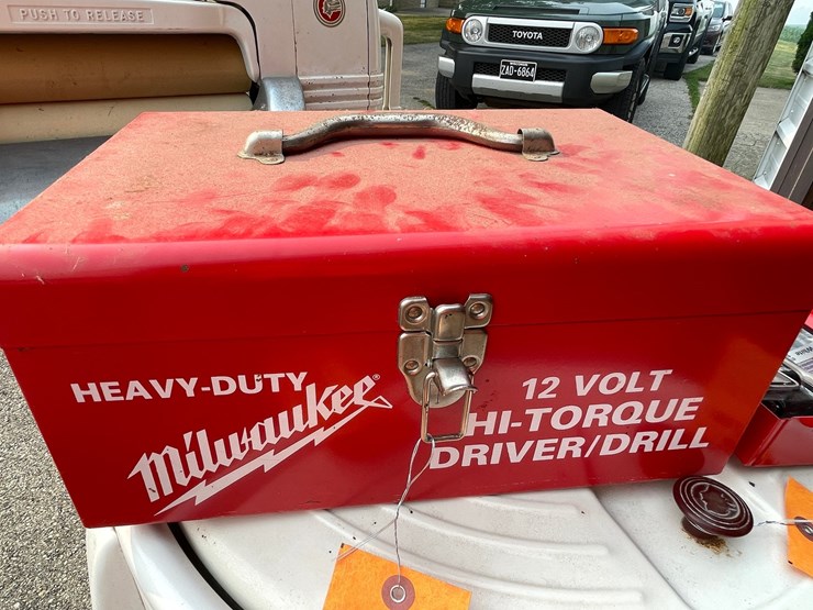 #2304-•-milwaukee-12v-cordless-drill-image-4