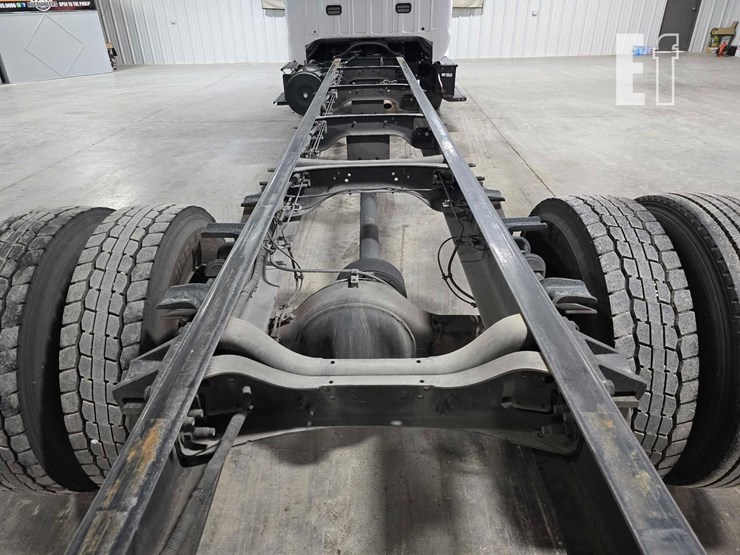 2019-ford-f750-image-16