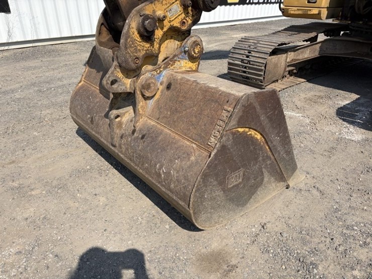 2004-caterpillar-312-image-10
