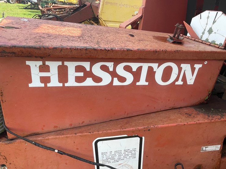 hesston-5500-image-9