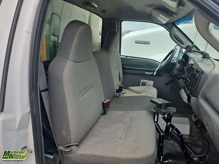 2006-ford-f550-image-34