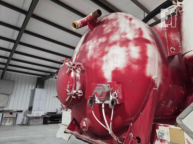 2009-troxell-tanker-image-14