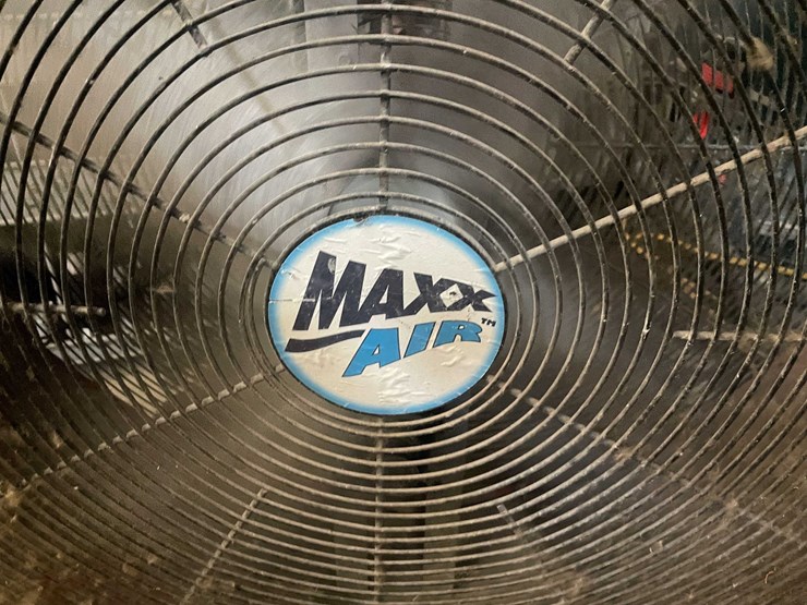 #4069-•-maxx-air-barn-fan-with-(2)-box-fans-image-2