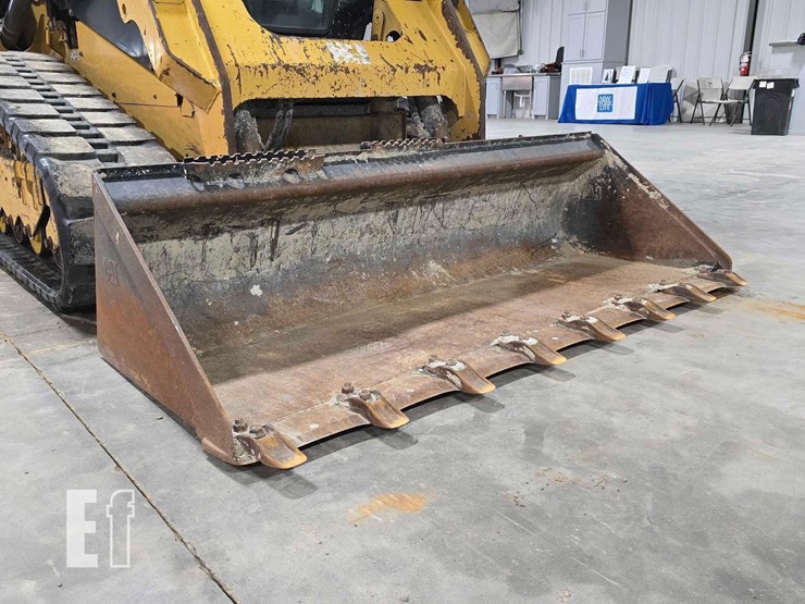 2015-caterpillar-259d-image-10