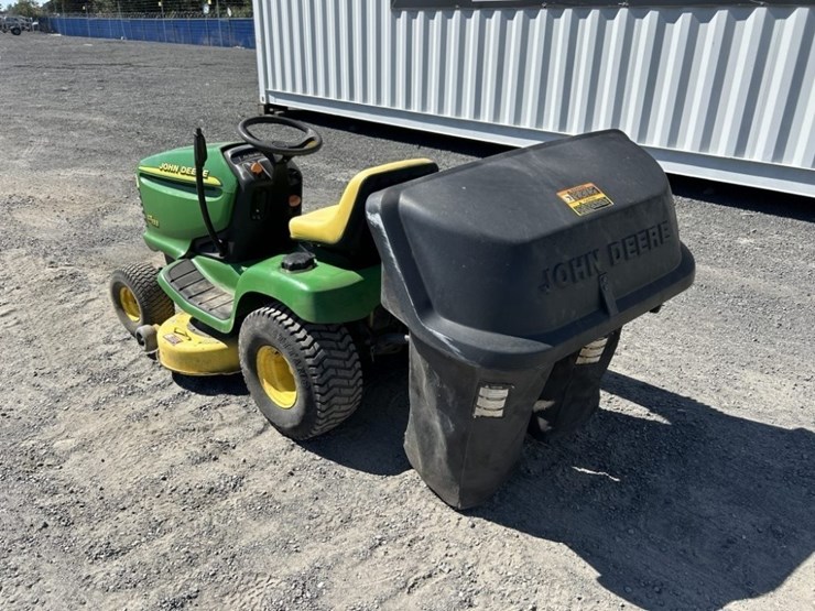 2001-john-deere-lt133-image-3