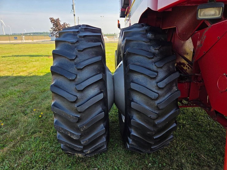 cih-2388-axial-flow-combine-image-55