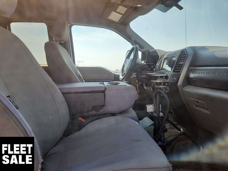 2022-ford-f550-image-18
