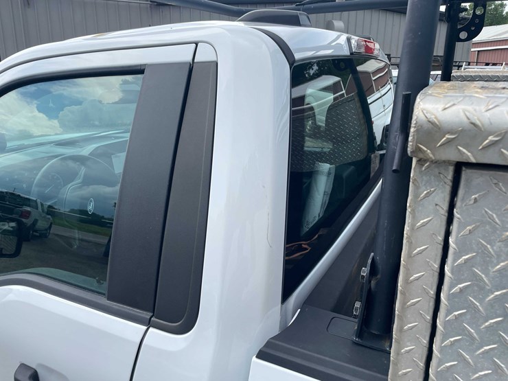 2023-ford-f150-xl-image-39