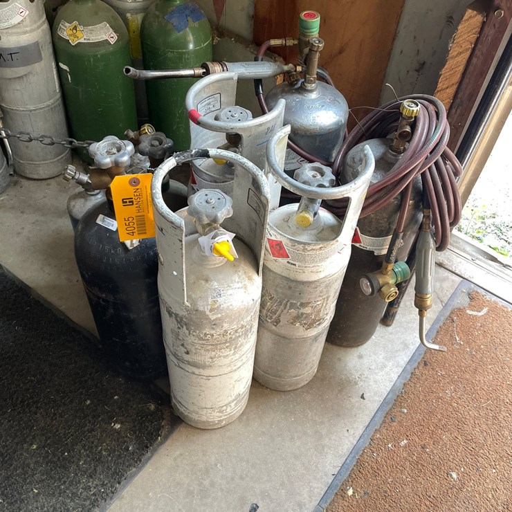#4055 • Assorted Air Tanks