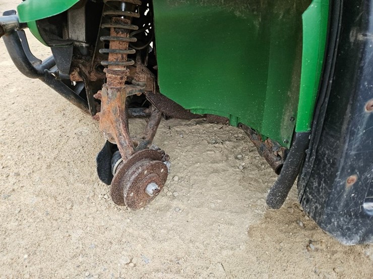 john-deere-gator-image-9