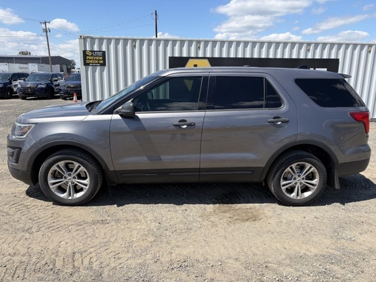 2017-ford-explorer-image-7